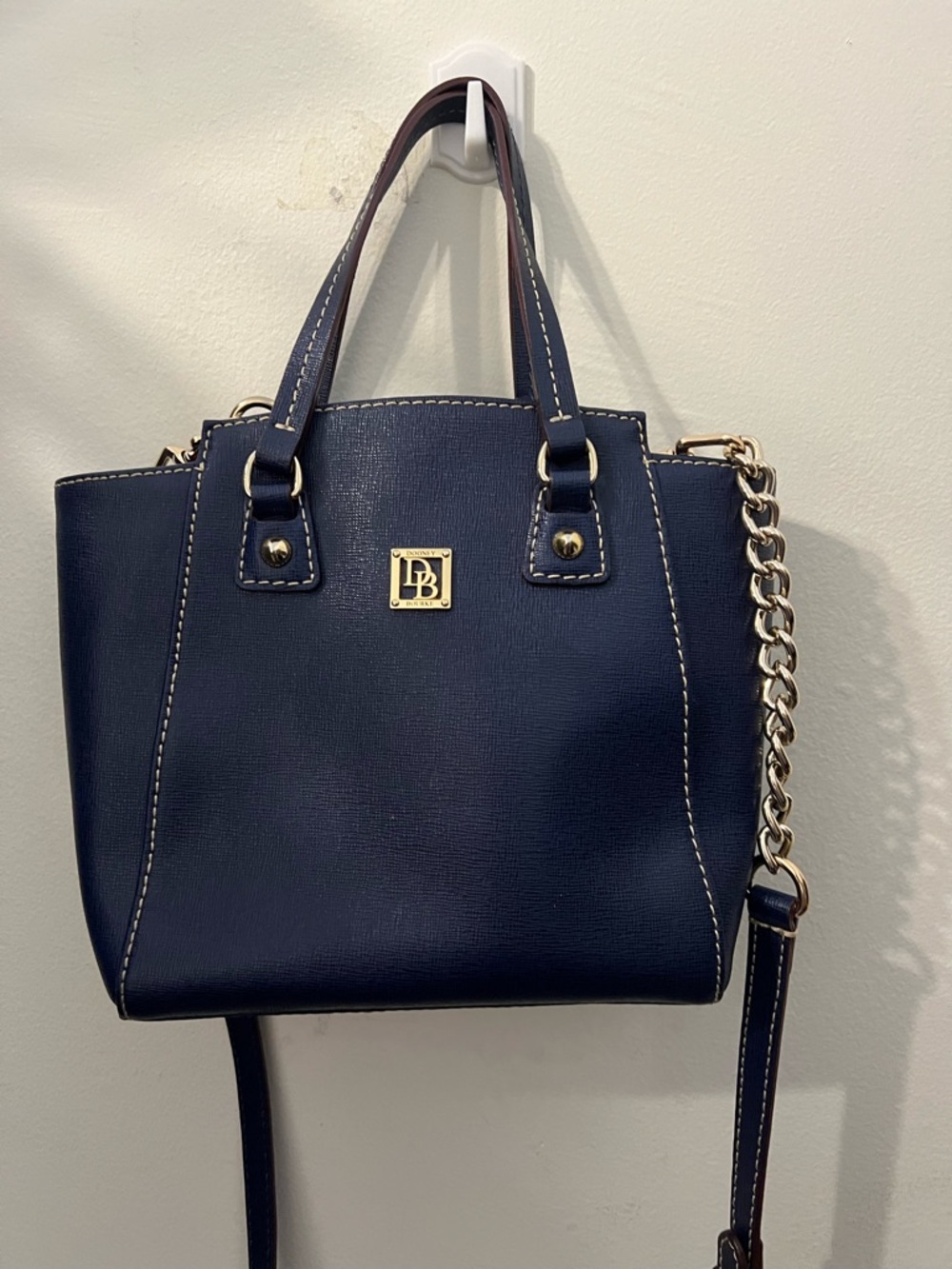 Stunning authentic Dooney & Bourke Navy Janine Crossbody Satchel Bag